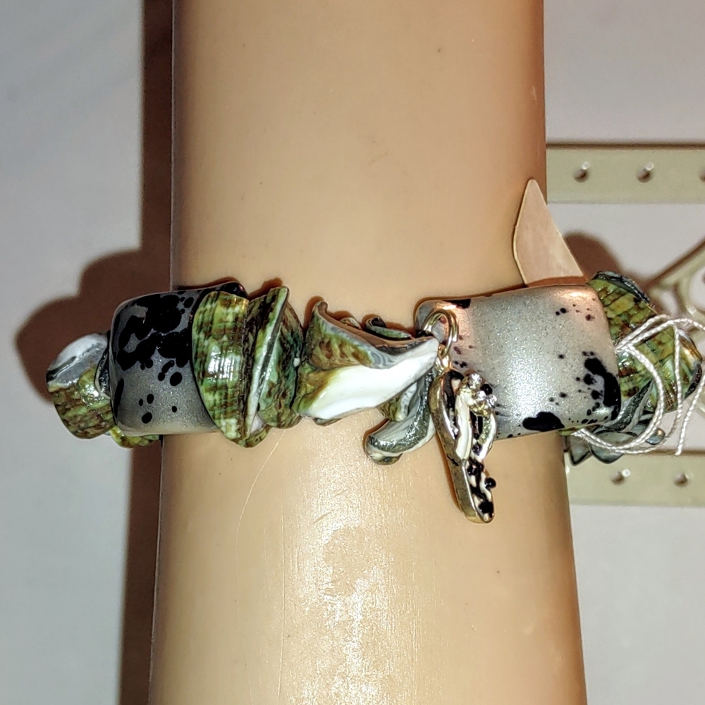 Stretch Green, Black & Silver Shell Flip-Flop Charm Bracelet